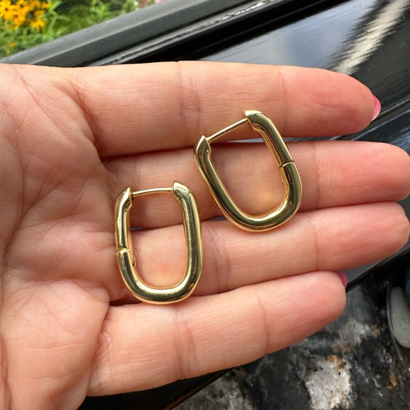 Square U-Shape Hoop Earrings 18K Gold Plated Stainless Steel NWOT - Picture 4 of 9